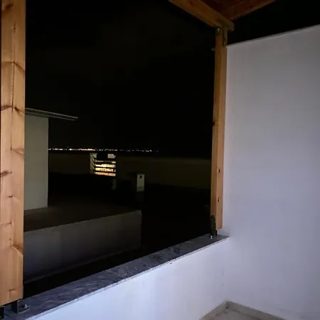 Prestige Sea View Lejlighed *
