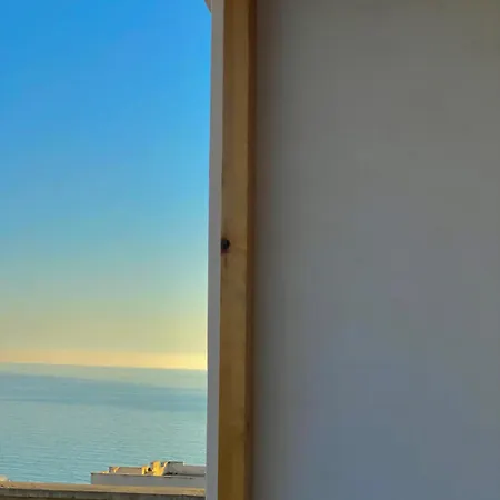 Prestige Sea View Lejlighed