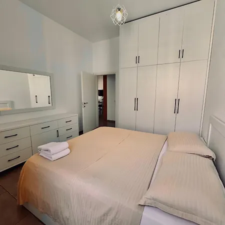 Prestige Sea View Lejlighed *